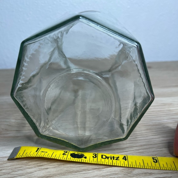 Beautiful Glass Vase - Picture 3 of 6